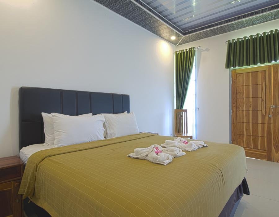 Honeymoon Suite